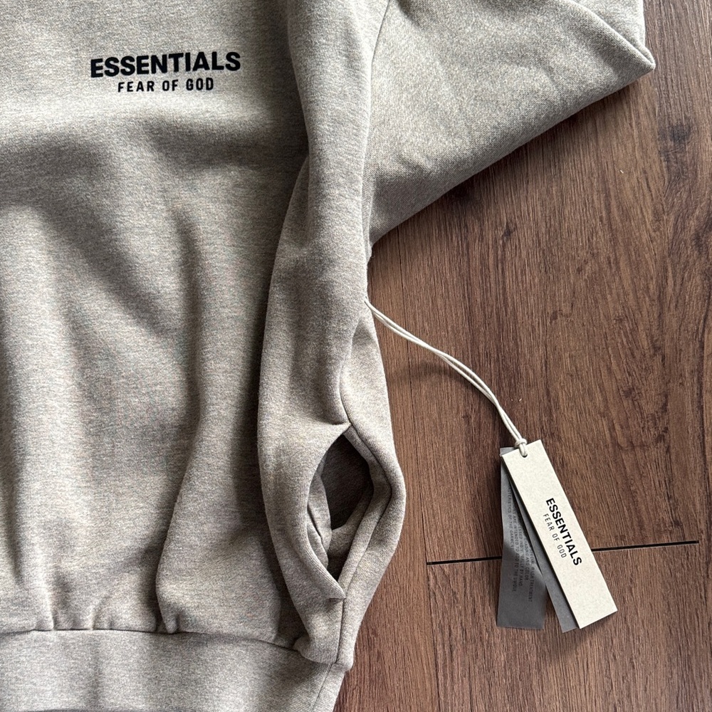Fear of God Essentials NWT Men’s Crewneck Sweater in Heather Oatmeal - Picture 9 of 12